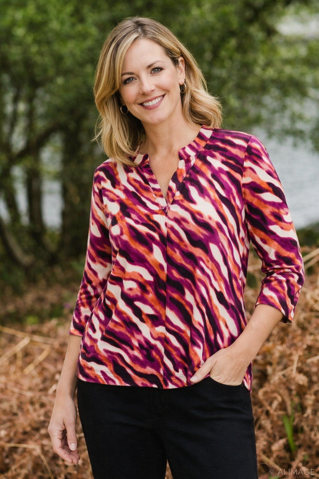Top wavy print soft stretch 3/4 sleeve
