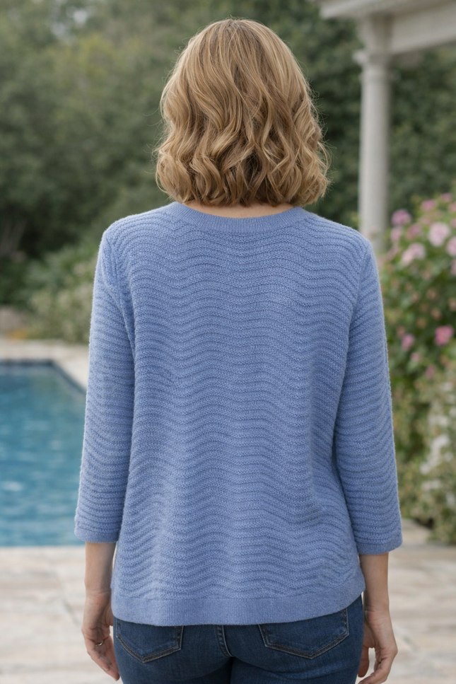 BLUE BACK BUTTON ROUND NECK TOP 3/4 SLEEVE