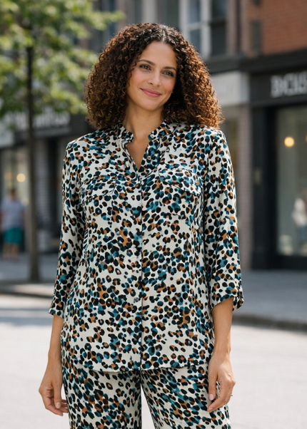 MULTI PRINT 1/2 BUTTON PLACKET WITH 3/4 SLEEVE