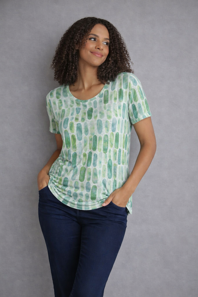 T-shirt green print with lace back neck pattern.