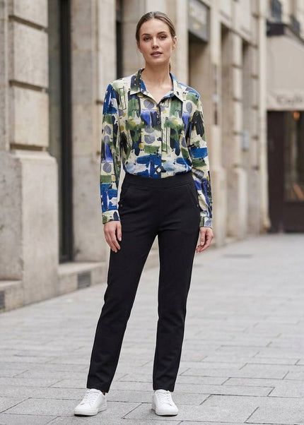Blouse abstract print with collar and full sleeve