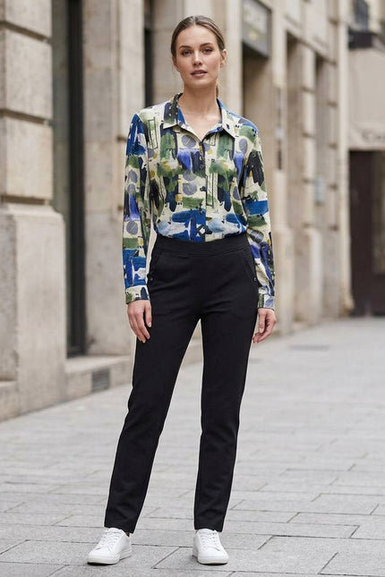 Blouse abstract print with collar and full sleeve