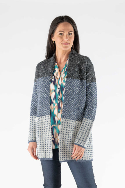 Cardigan navy tile pattern with pocket
