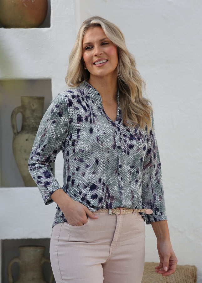 OLIVE COLOR SNAKE SKIN PRINT TOP WITH 3/4 SLEEVE