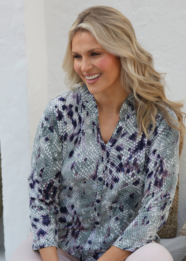 OLIVE COLOR SNAKE SKIN PRINT TOP WITH 3/4 SLEEVE