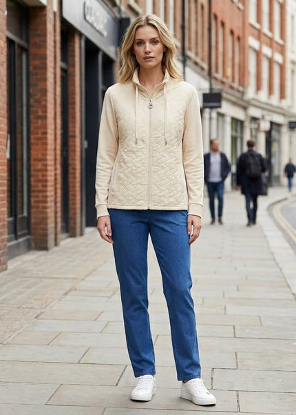 Jacket padded with zipper and pockets