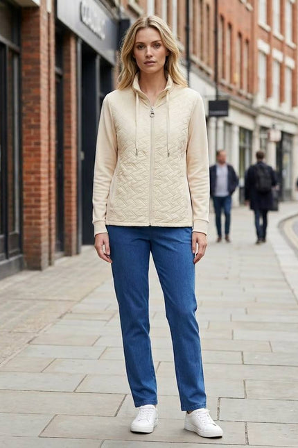 Jacket padded with zipper and pockets