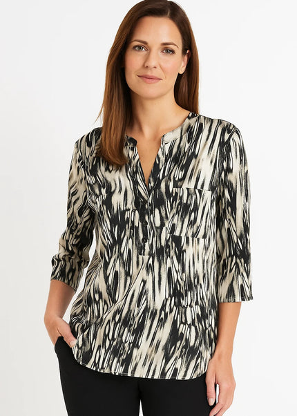Top animal print with front pocket 3/4 sleeve