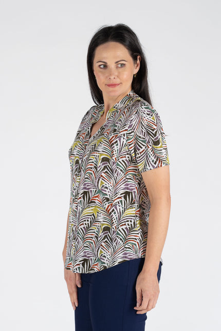 Top palm leaf print with short sleeve.
