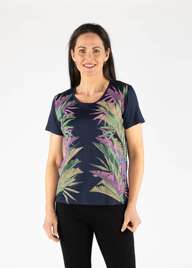 T- shirt leaf print round neck short sleeve.
