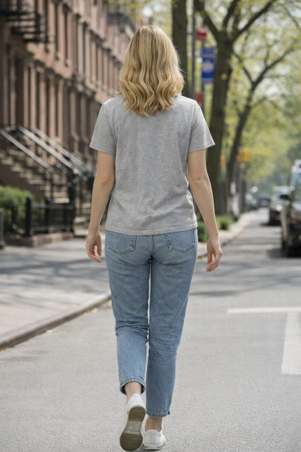 T-shirt flower spray round neck short sleeve.