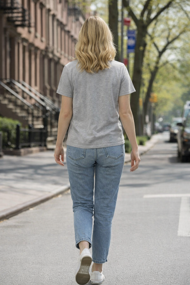 T-shirt flower spray round neck short sleeve.