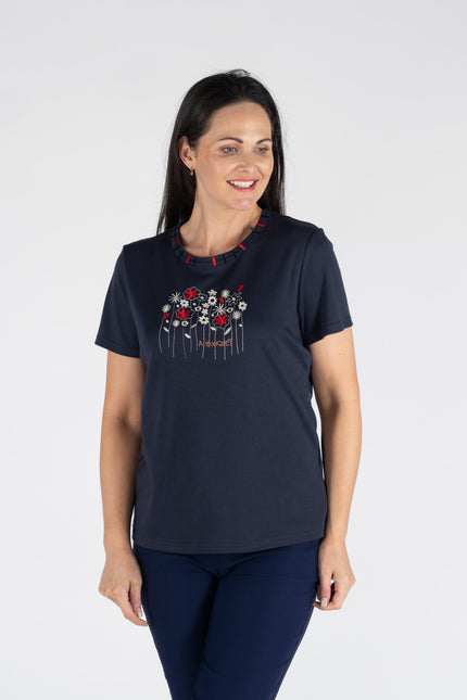 T shirt embroidered flower print braided neck
