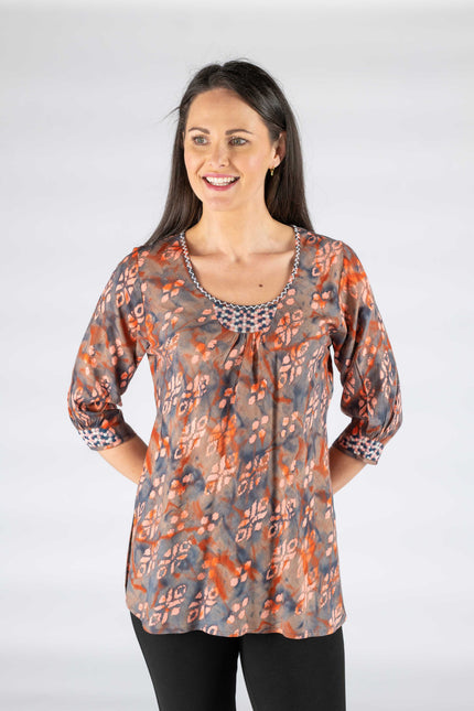 Tunic Printed round neck.