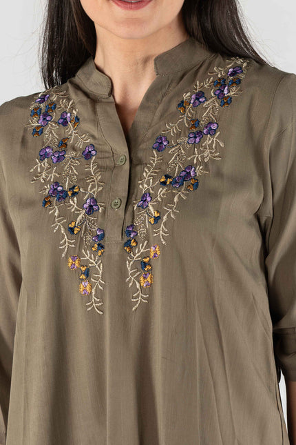 Tunic floral embroidered with 3/4 sleeve