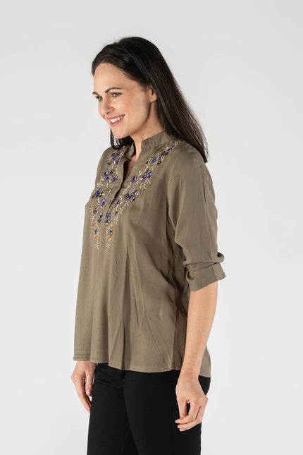 Tunic floral embroidered with 3/4 sleeve