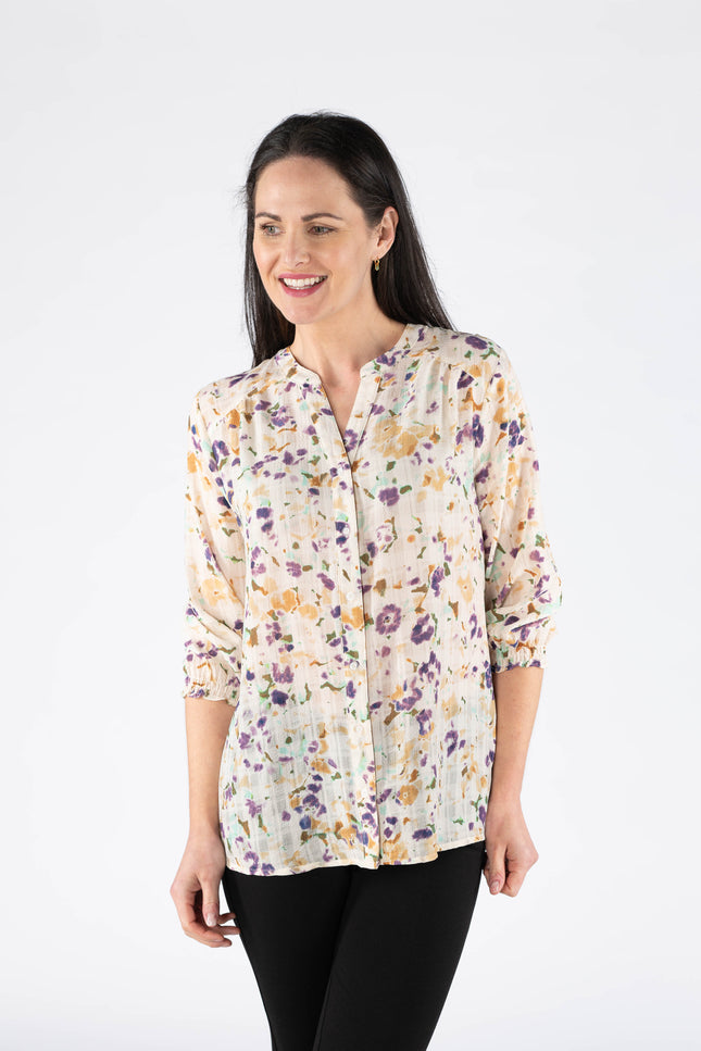 IVORY MULTI BLOUSE WITH ELASTICATED CUFF WITH 3/4 SLEEVE