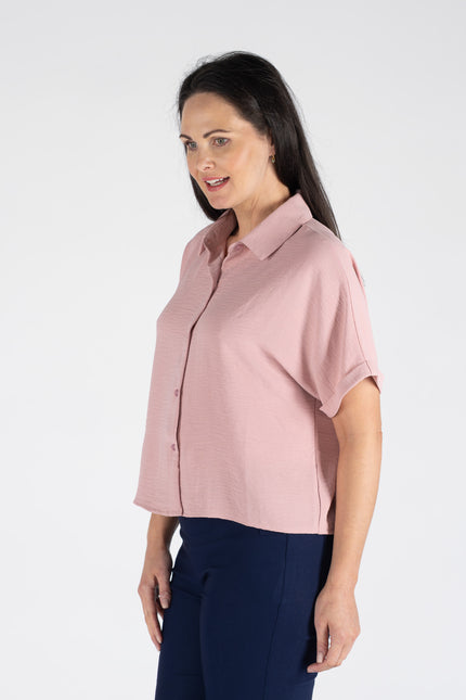SHORT SLEEVE AIRFLOW BLOUSE WITH COLLAR