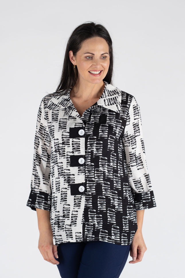 BLACK & WHITE PRINT BLOUSE WITH 3/4 SLEEVE