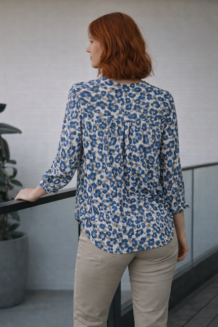 BLUE ANIMAL PRINT BLOUSE WITH 3/4 SLEEVE