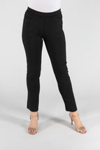 Black / 10