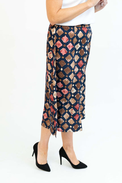 NAVY PRINT DIAMOND PRINT SKIRT