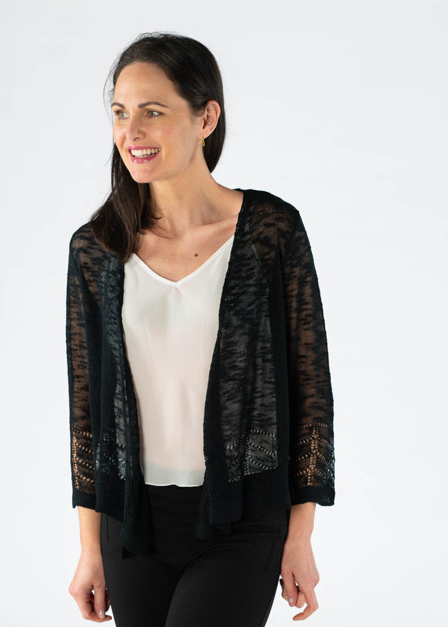 Shrug black border pattern 3/4 sleeve
