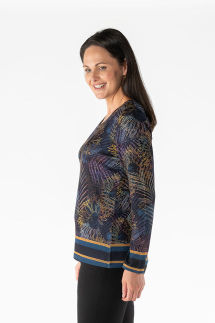Top abstract print round neck long sleeve