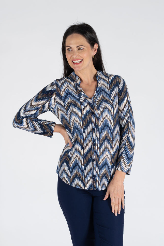 WAVY PRINT TOP BUTTON PLACKET 3/4 SLEEVE