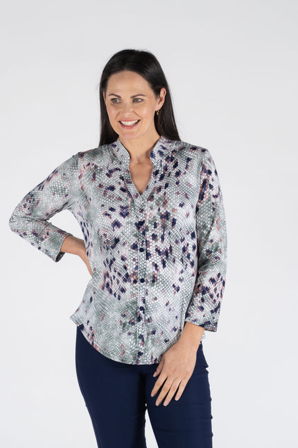 OLIVE COLOR SNAKE SKIN PRINT TOP WITH 3/4 SLEEVE