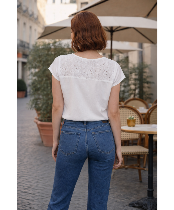 BROIDERIE ANGLAIS PANEL TOP ROUND NECK