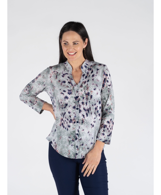OLIVE COLOR SNAKE SKIN PRINT TOP WITH 3/4 SLEEVE