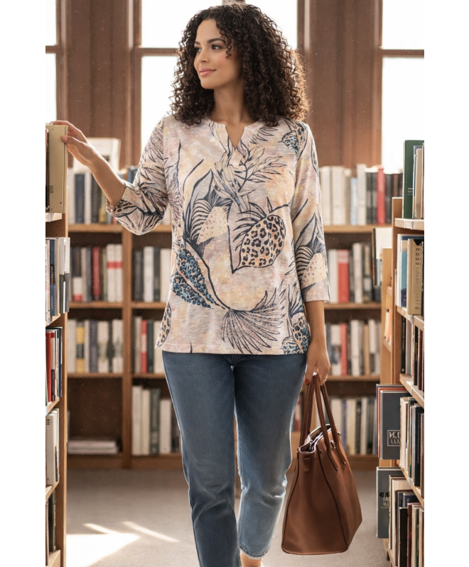 LEAVES PRINT  BUTTON PLACKET TOP WITH ROUND NECK