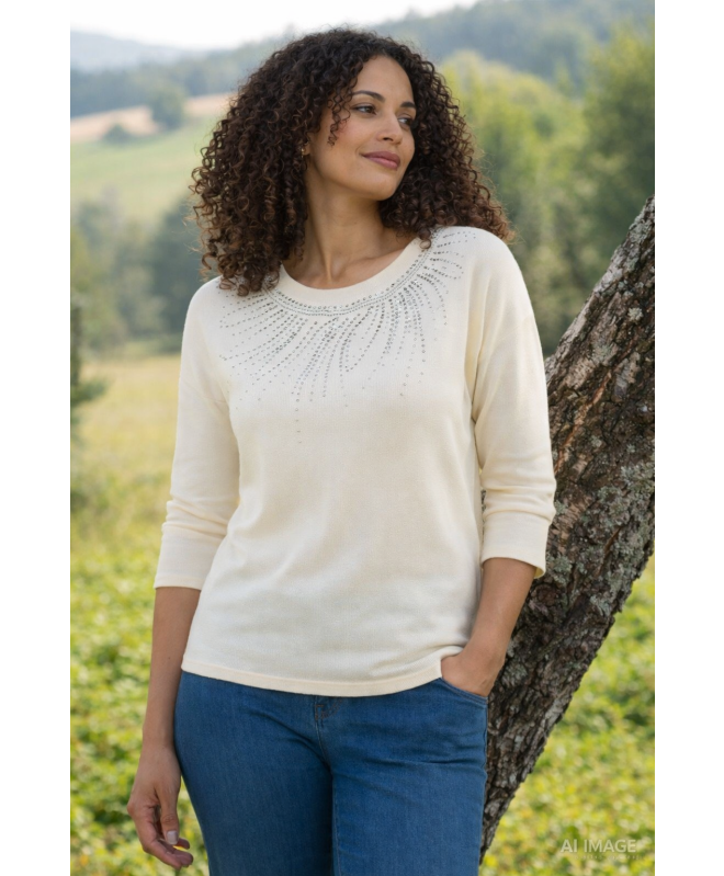 IVORY HOTFIX DETAIL TOP WITH 3/4 SLEEVE